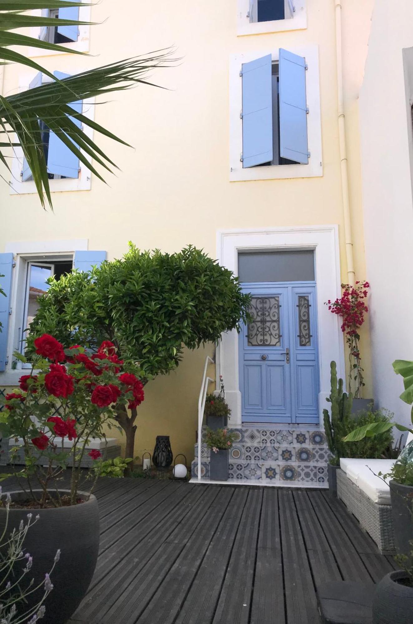 Notre Maison Aux Volets Bleus Ouveillan 외부 사진